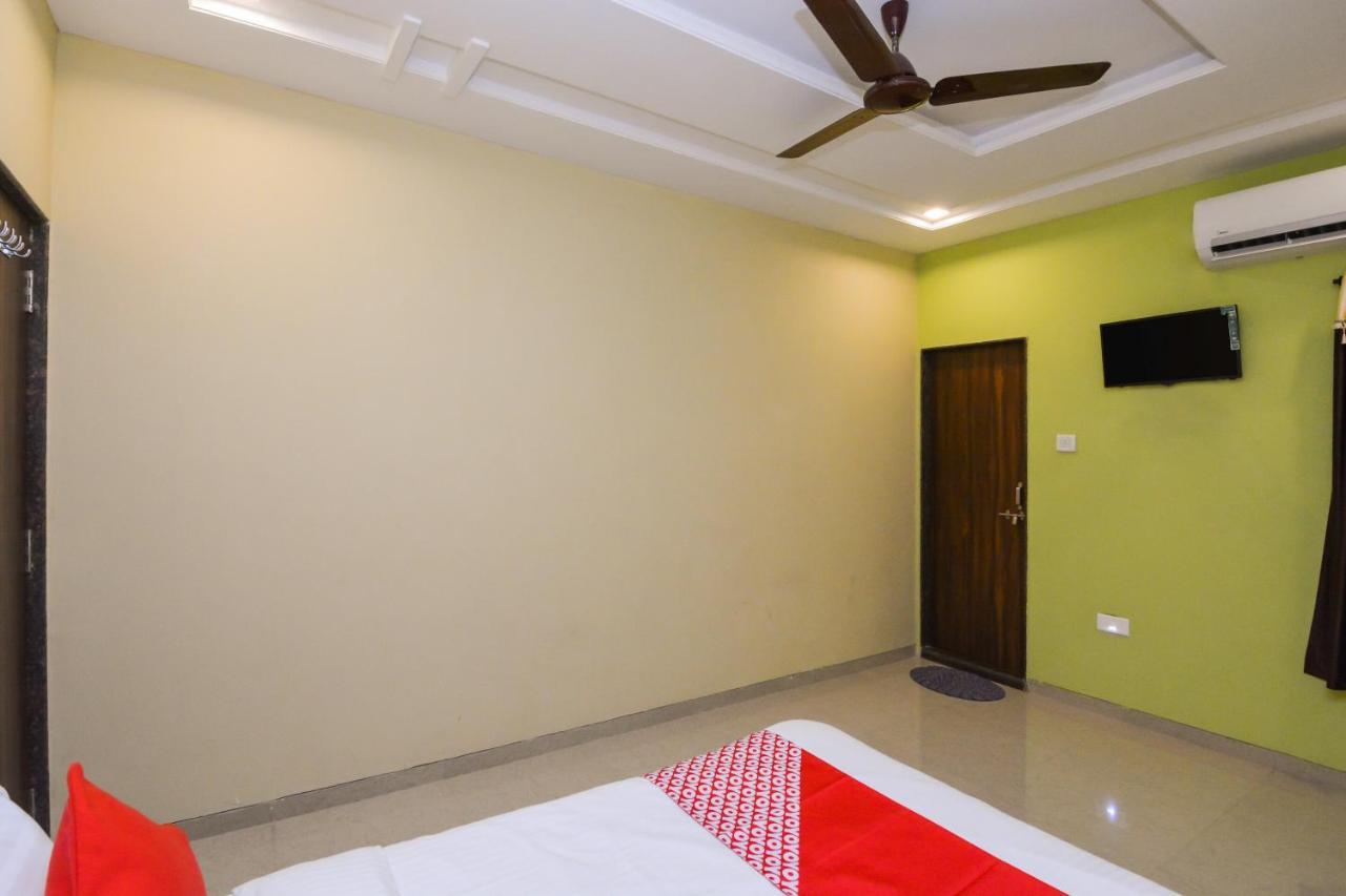 Sukrangu Palace Hotel Shirdi Ngoại thất bức ảnh