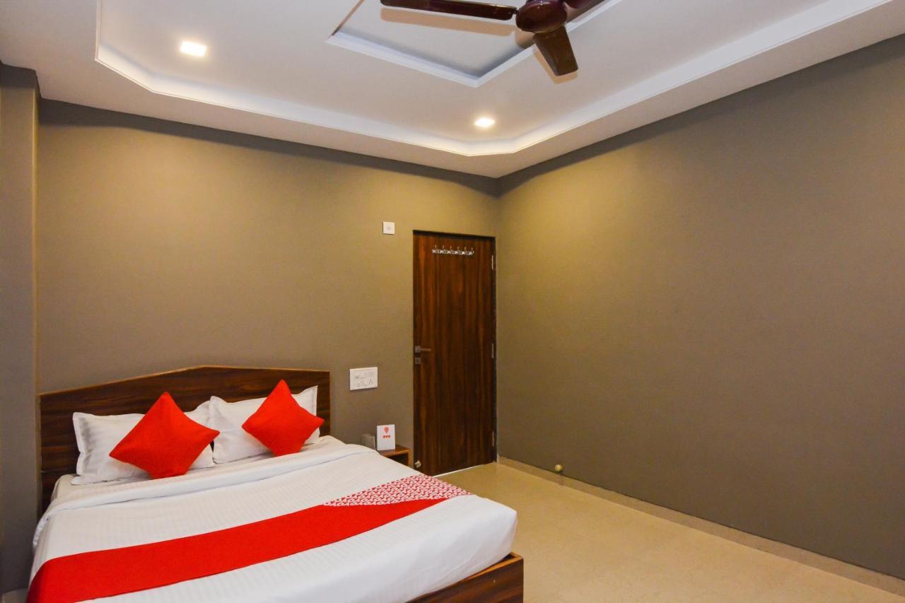 Sukrangu Palace Hotel Shirdi Ngoại thất bức ảnh