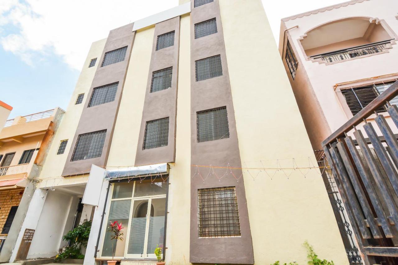 Sukrangu Palace Hotel Shirdi Ngoại thất bức ảnh