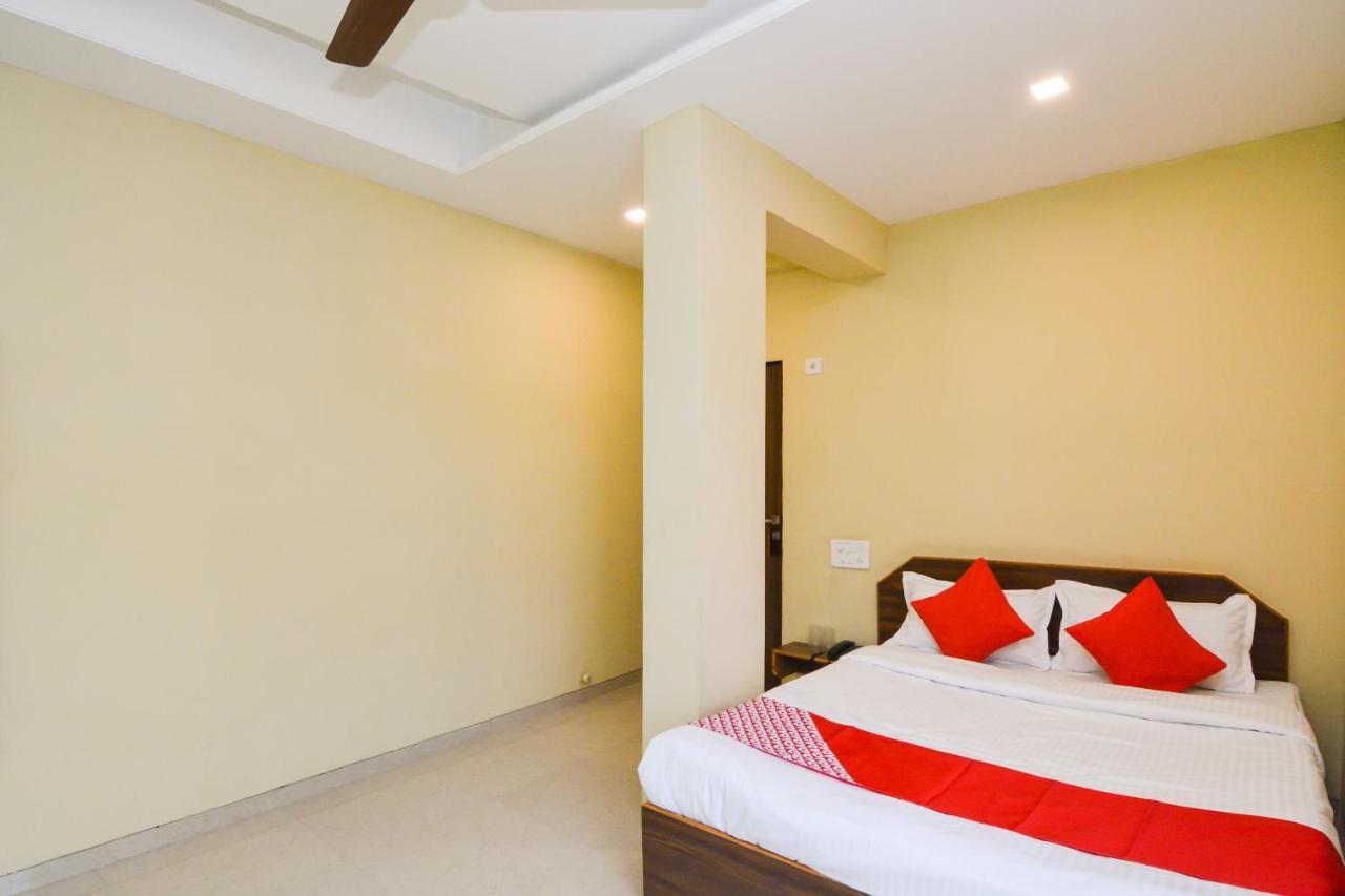 Sukrangu Palace Hotel Shirdi Ngoại thất bức ảnh