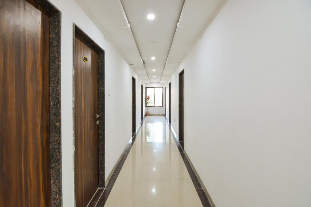 Sukrangu Palace Hotel Shirdi Ngoại thất bức ảnh