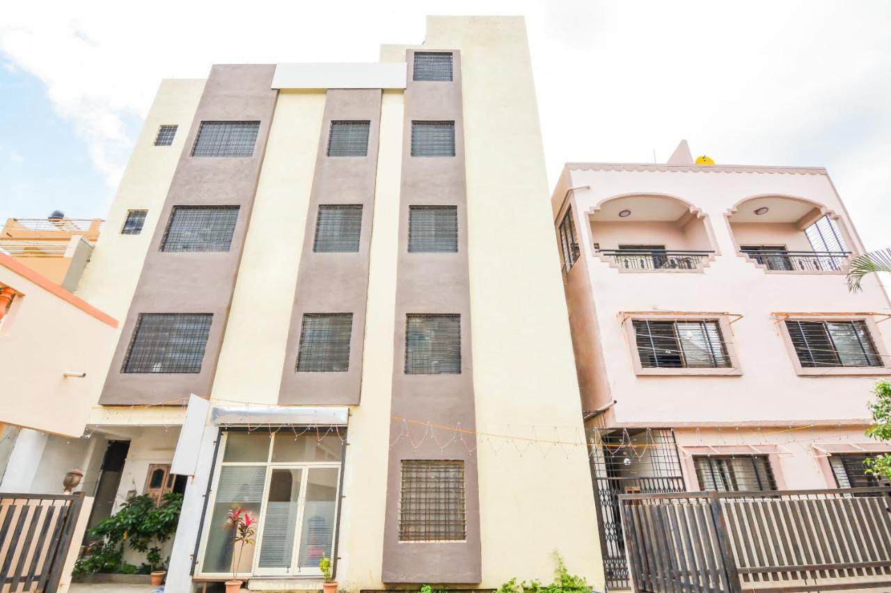 Sukrangu Palace Hotel Shirdi Ngoại thất bức ảnh