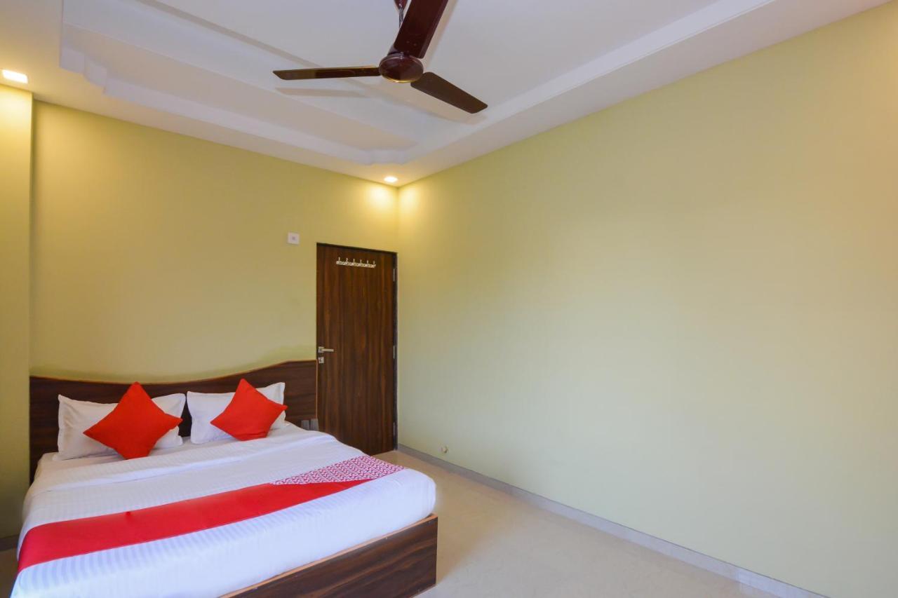 Sukrangu Palace Hotel Shirdi Ngoại thất bức ảnh