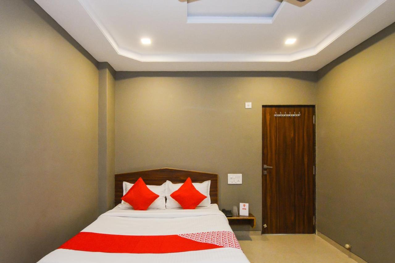 Sukrangu Palace Hotel Shirdi Ngoại thất bức ảnh