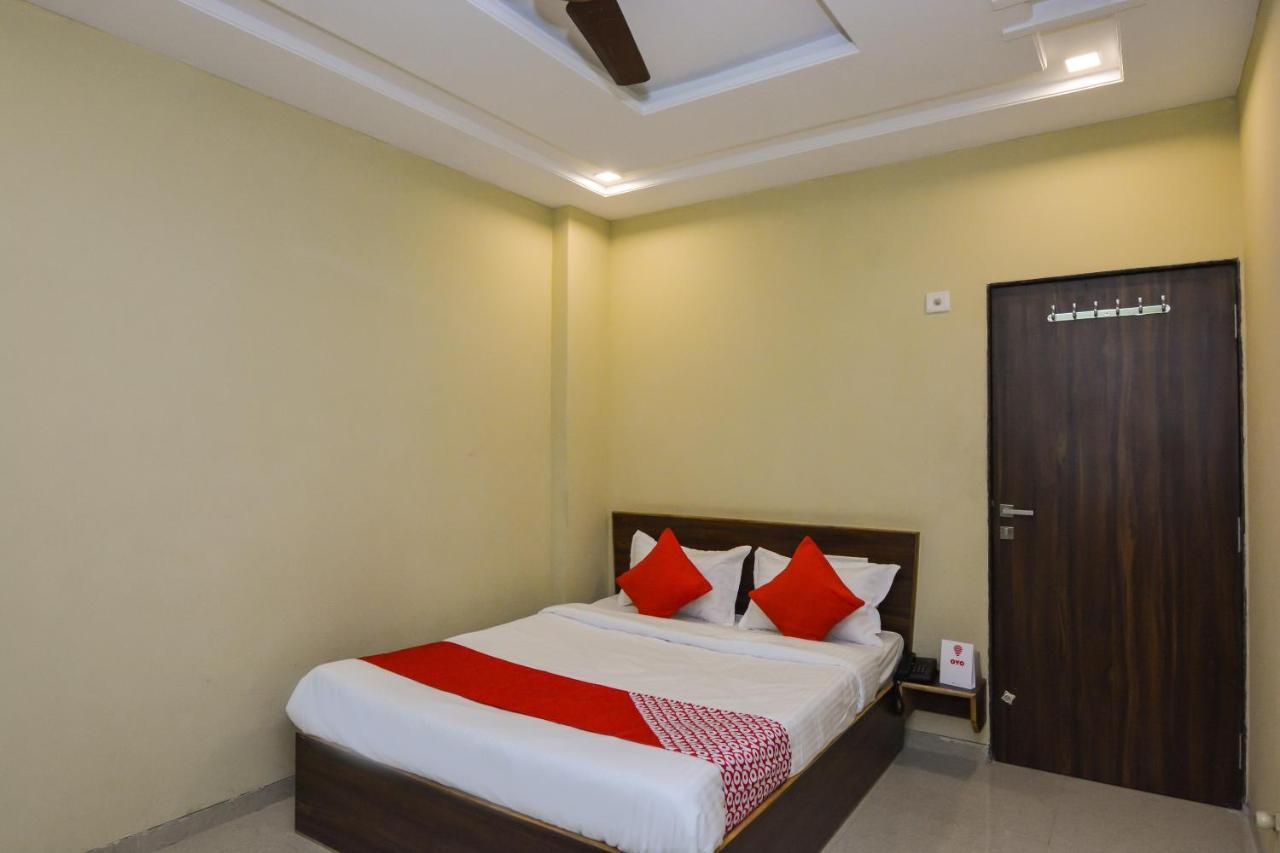 Sukrangu Palace Hotel Shirdi Ngoại thất bức ảnh